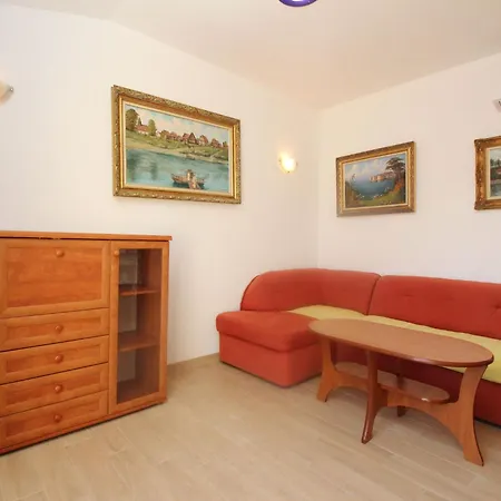 Apartman In Mit Eigenem Balkon By Interhome