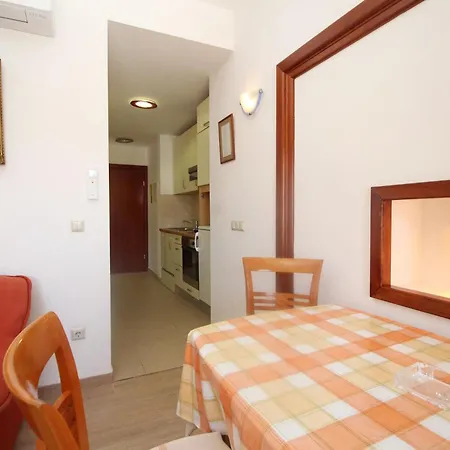 Apartman In Mit Eigenem Balkon By Interhome